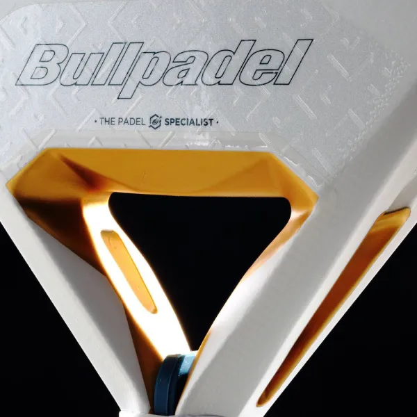 Ракетка для падела BULLPADEL Pearl 26, 493804, для профессионалов, карбон, бело-серый за 35&nbsp;929.50 ₽ в Саранске
